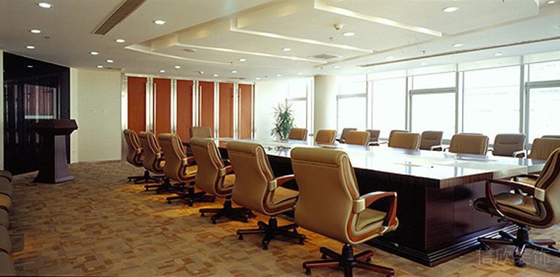 羅湖區(qū)暖色調(diào)辦公室裝修_大會議室