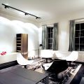 辦公室裝修黑白對(duì)比色裝修