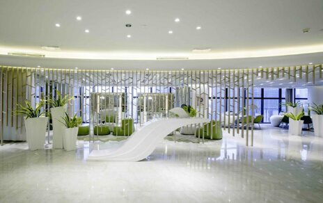 弧形前臺(tái)創(chuàng)意設(shè)計(jì)微景觀辦公室裝修圖