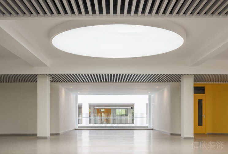 條紋鏤空天花設(shè)計(jì)吸頂燈簡(jiǎn)約過(guò)道