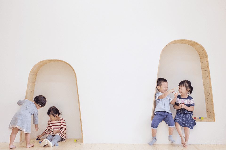 內(nèi)嵌墻體弧形設(shè)計裝修兒童培訓機構(gòu)