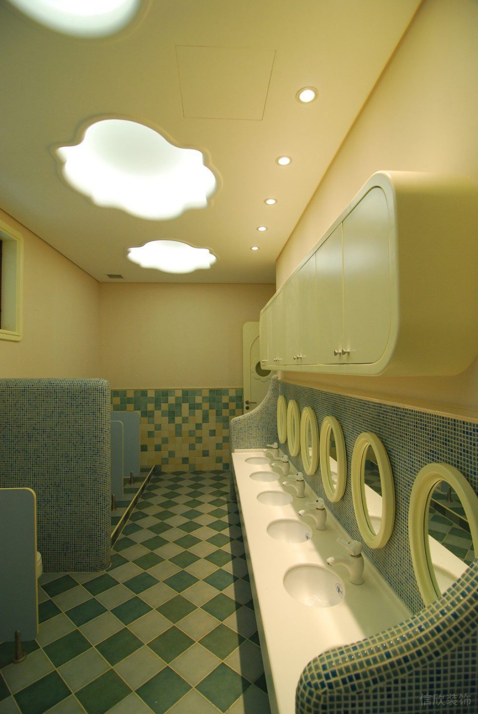 童趣菱形瓷磚創(chuàng)意衛(wèi)生間裝修舞蹈音樂培訓(xùn)少兒?jiǎn)⒚伤囆g(shù)中心機(jī)構(gòu)裝修設(shè)計(jì)