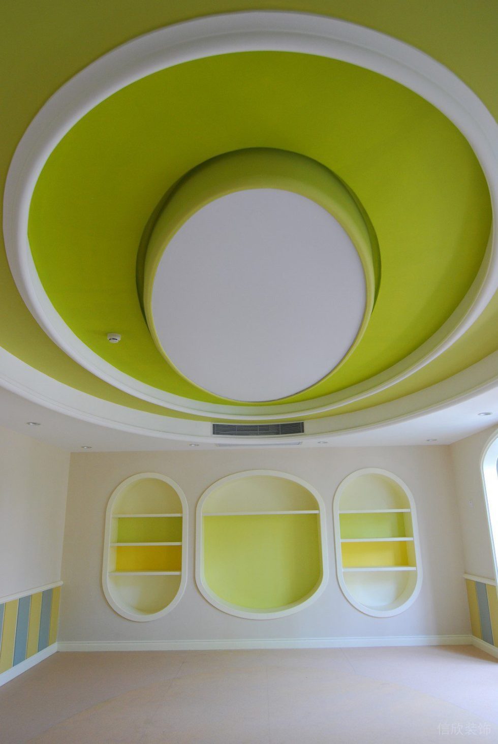 舞蹈音樂培訓(xùn)少兒?jiǎn)⒚伤囆g(shù)中心機(jī)構(gòu)裝修清新綠色圓環(huán)創(chuàng)意天花