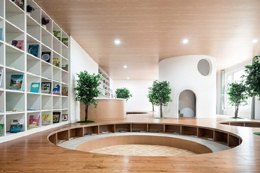 閱讀室木質(zhì)內(nèi)嵌式收納創(chuàng)意設(shè)計少兒培訓班裝修圖