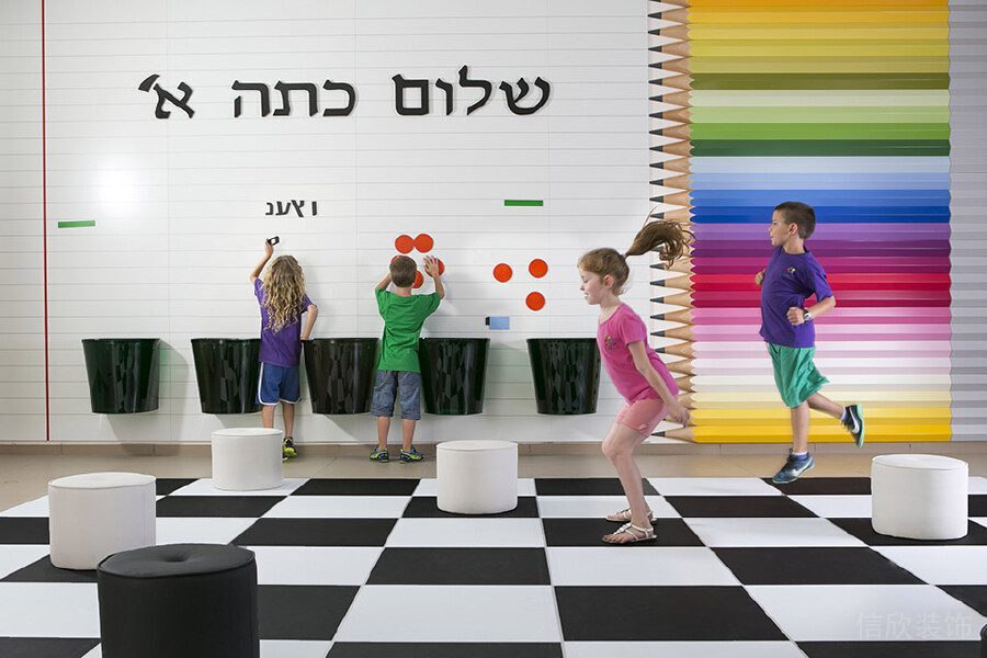 少兒培訓(xùn)機(jī)構(gòu)棋盤(pán)格創(chuàng)意教室裝修