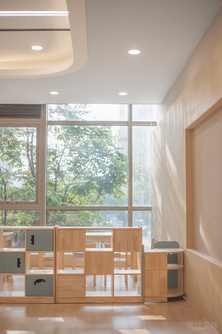 鏤空式原木置物柜裝修