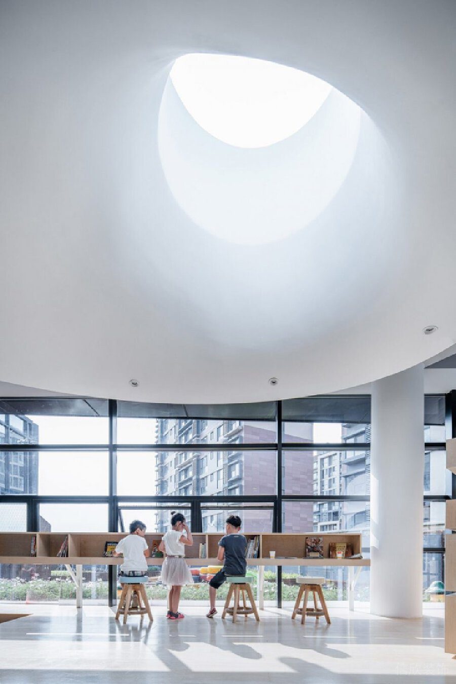 落地式玻璃兒童閱讀區(qū)設(shè)計(jì)