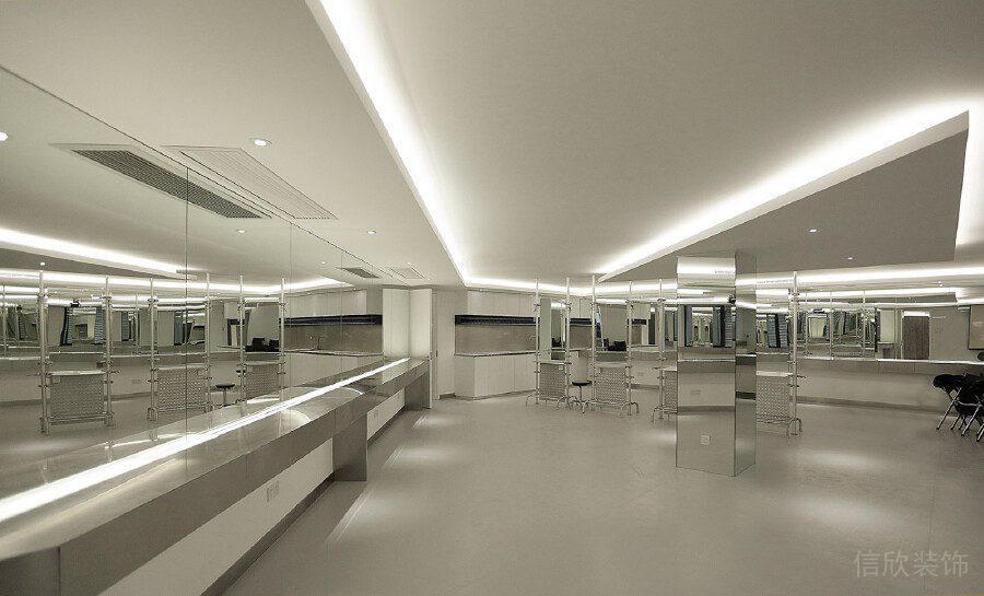 極簡(jiǎn)風(fēng)鏡面設(shè)計(jì)辦公室公共開(kāi)放區(qū)域辦公室效果圖