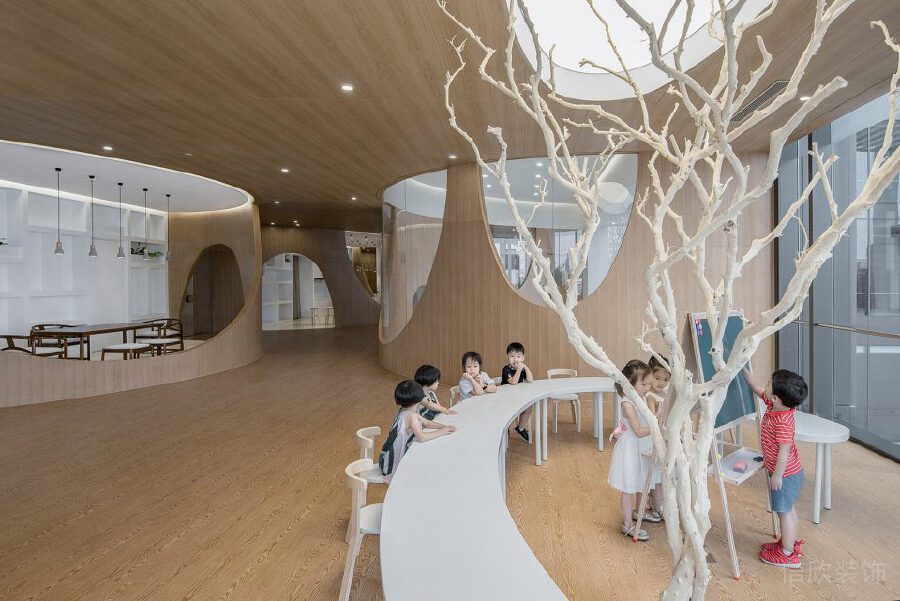 楓木設(shè)計辦公室機(jī)構(gòu)教室弧形白色弧形桌子