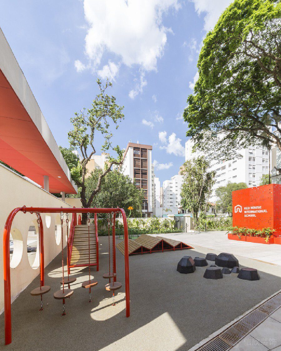 公共休息娛樂(lè)區(qū)設(shè)施建設(shè)金屬不銹鋼紅色裝修