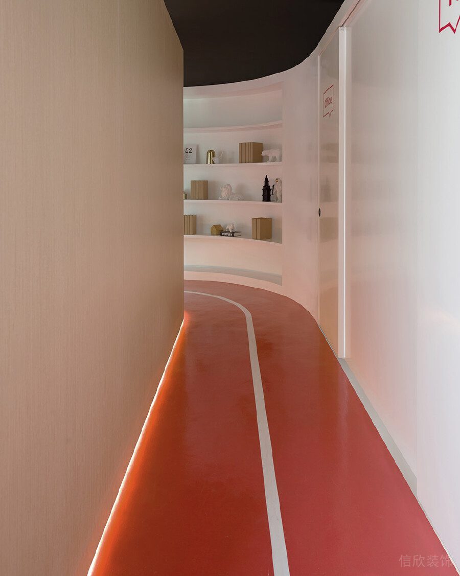 弧形線條指引紅色pvc過道裝修簡約純白內(nèi)嵌墻柜設(shè)計(jì)圖