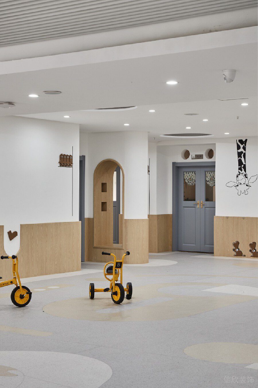 現(xiàn)代簡(jiǎn)約機(jī)構(gòu)裝修篇pvc娛樂區(qū)域