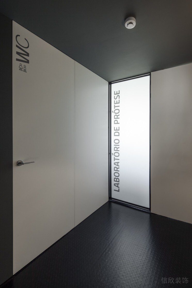 辦公室商務(wù)風(fēng)簡約黑白色調(diào)效果圖