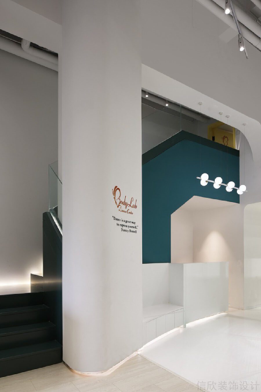 機構拐角樓梯處裝修設計led腳燈設計