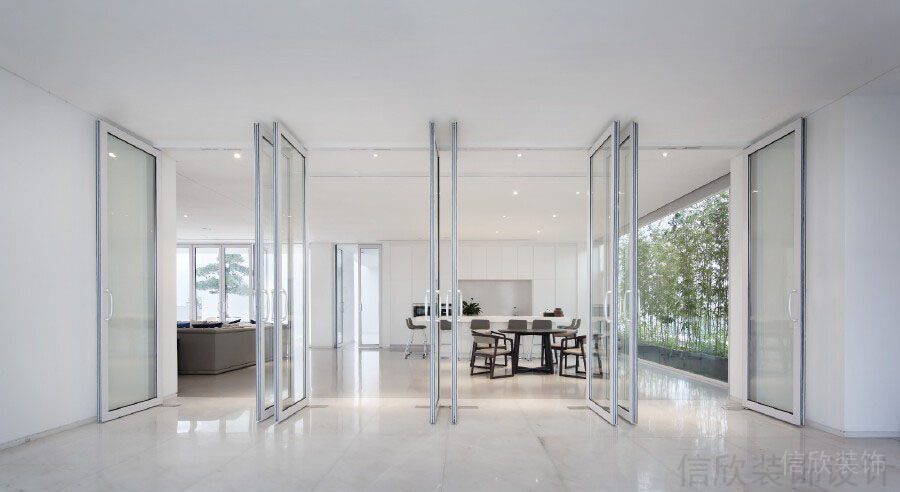 極簡風(fēng)銀色金屬邊框玻璃過道偏軸門效果圖