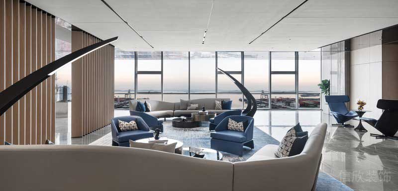 售樓處洽談區(qū)藍(lán)色沙發(fā)