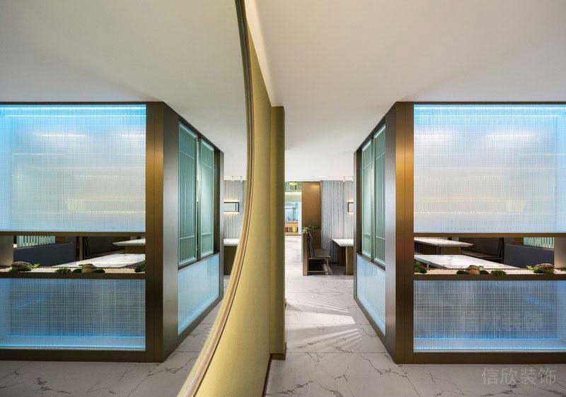 辦公室現(xiàn)代輕奢風(fēng)玻璃金屬隔斷效果圖