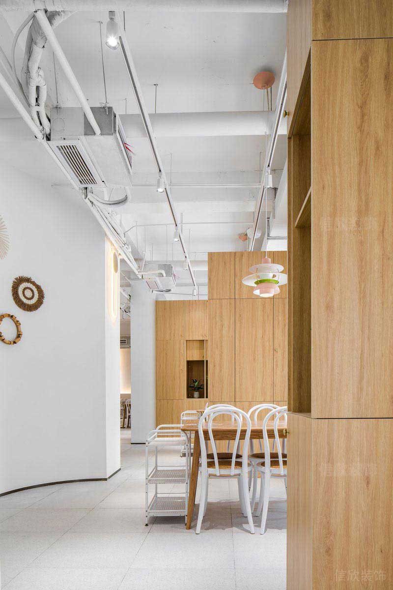 辦公室原木色墻面設(shè)計(jì)方案