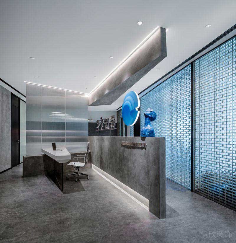 斷開設(shè)計(jì)的公司形象墻裝修圖