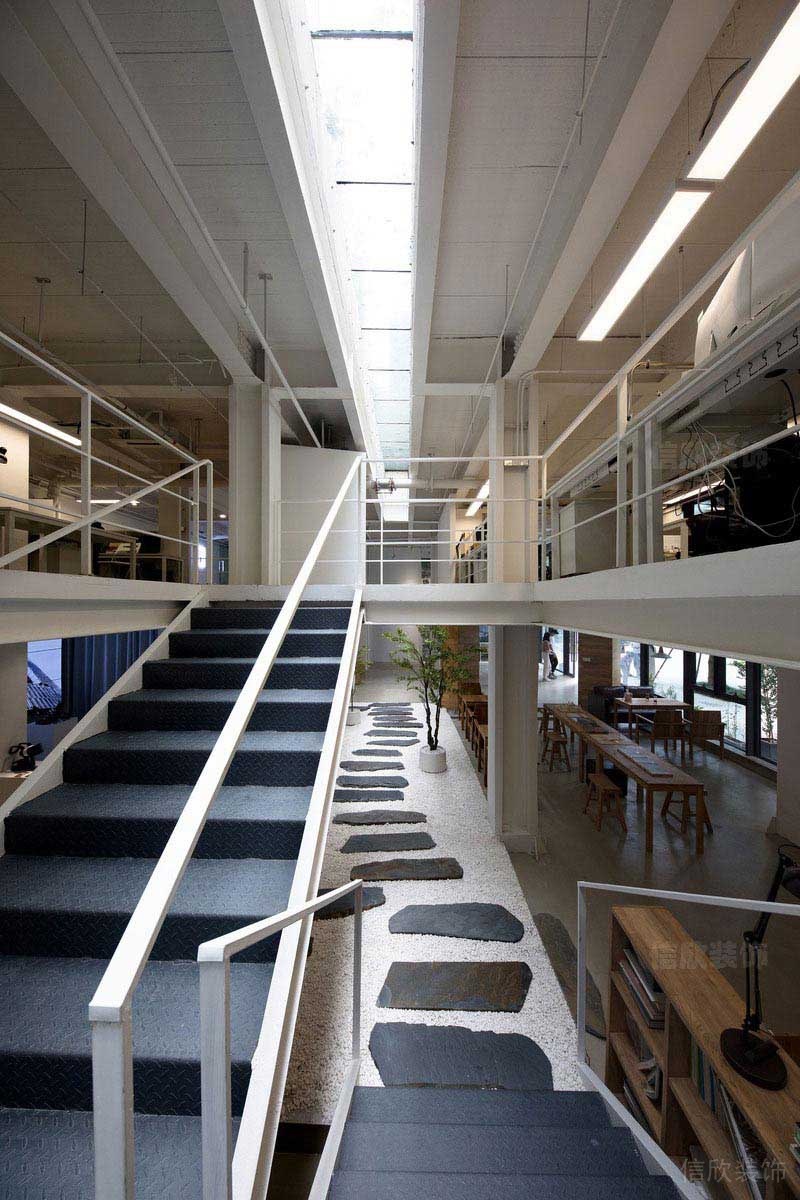 工業(yè)風(fēng)搭配景觀走廊的設(shè)計效果