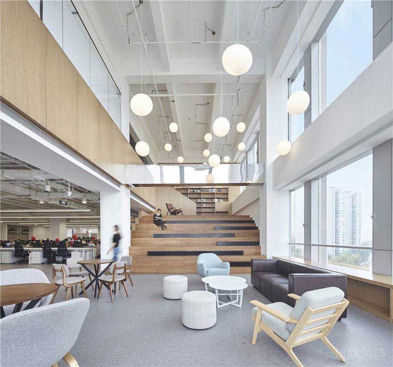 工業(yè)風(fēng)裝修設(shè)計(jì)的洽談區(qū)效果