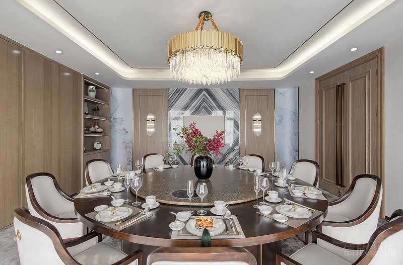 輕奢風(fēng)格別墅餐廳空間