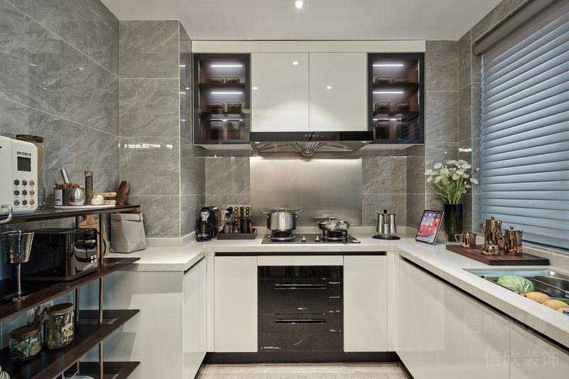 現(xiàn)代風(fēng)格家居廚房用具