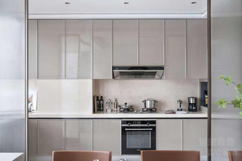 現(xiàn)代風(fēng)格樣板間廚房