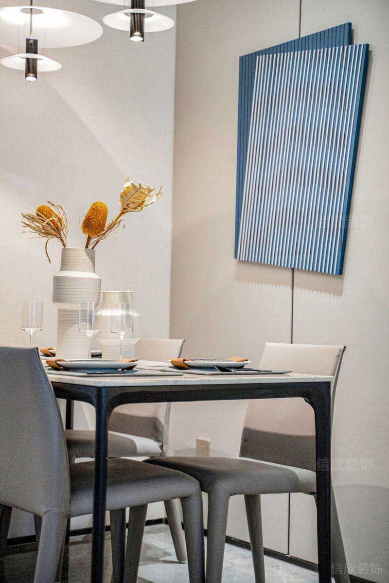 現(xiàn)代家居的餐廳設(shè)計效果