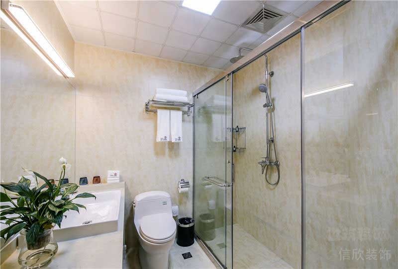 現(xiàn)代簡約風(fēng)格家庭衛(wèi)浴空間