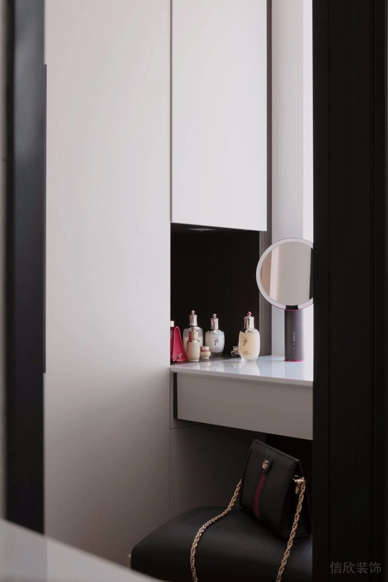 深圳福田區(qū)筆架山極簡風(fēng)新房裝修設(shè)計案例梳妝臺 深圳福田區(qū)筆架山極簡風(fēng)新房裝修設(shè)計案例梳妝臺
