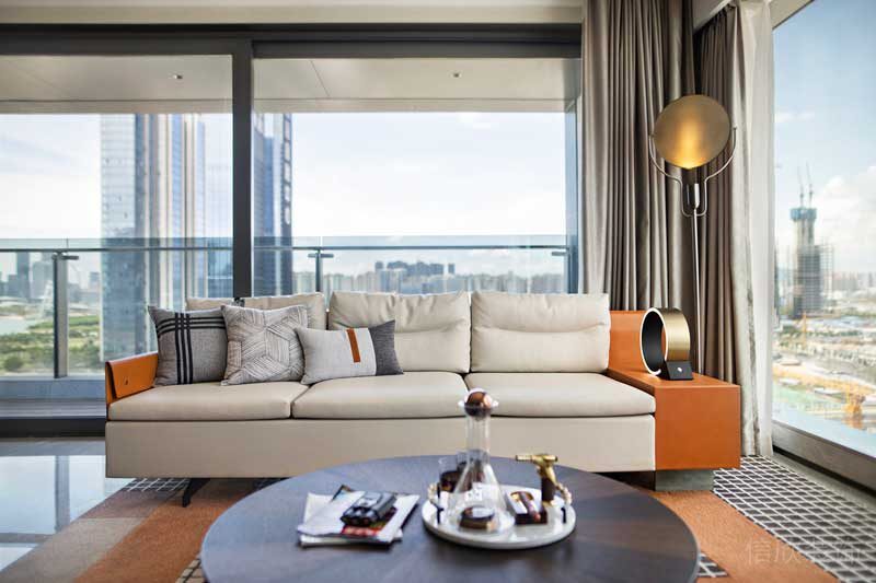 深圳龍崗區現代風高檔家庭裝修工程案例沙發 深圳龍崗區現代風高檔家庭裝修工程案例沙發