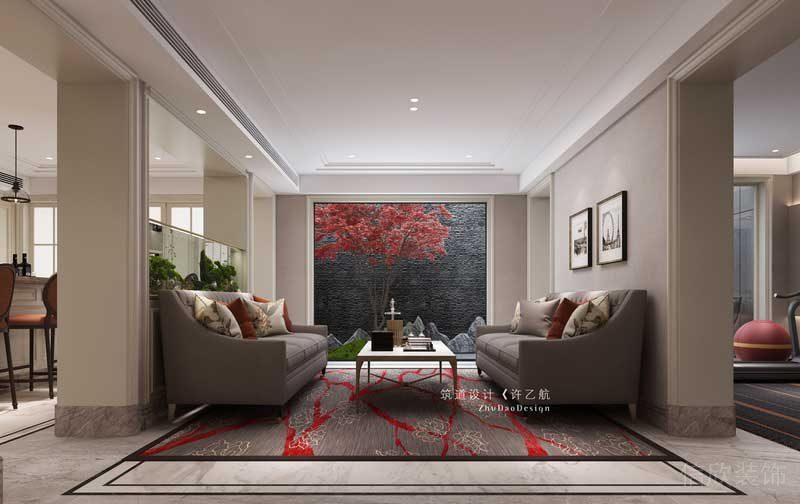 將干景置于家庭廳外，通過落地大玻璃實現了室內與室外的相連，在閑暇之余賞景，不失為一大樂趣。