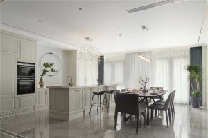 深圳鹽田區意式輕奢新房設計裝修工程案例餐廚效果圖