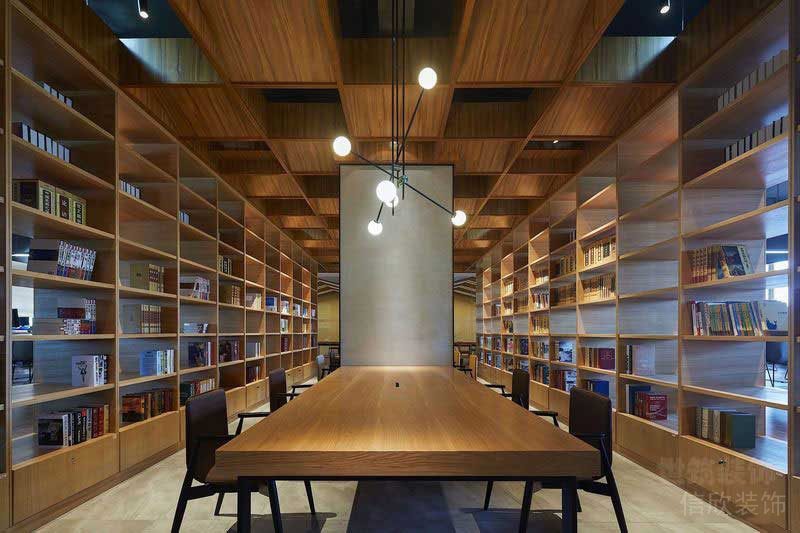 原木風自習室圖書館裝修通體木制開放式收納區域設計