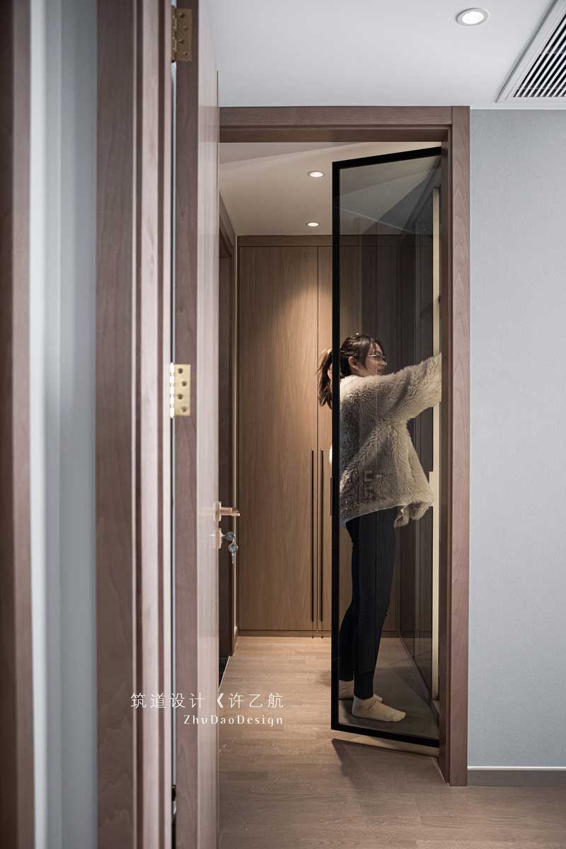 深圳龍華區觀瀾家居裝修實景拍攝衣帽間 深圳龍華區觀瀾家居裝修實景拍攝衣帽間