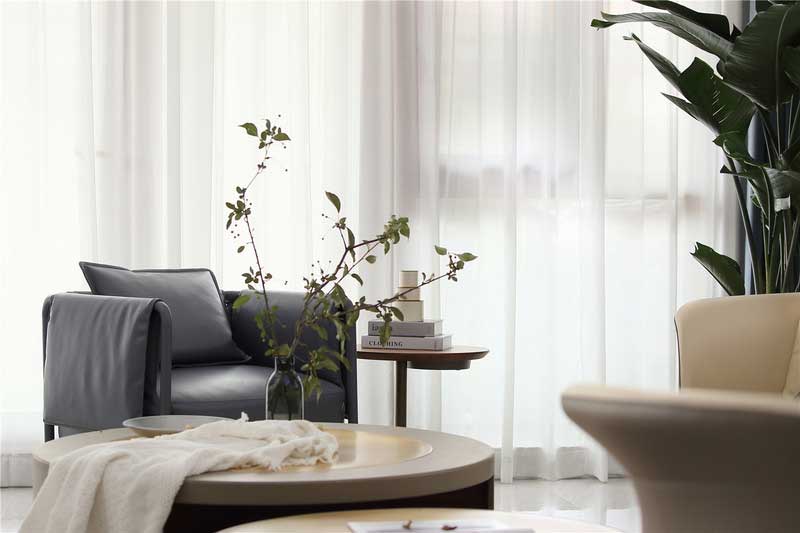 深圳鹽田區意式輕奢新房設計裝修工程案例客廳采光效果 深圳鹽田區意式輕奢新房設計裝修工程案例客廳采光效果