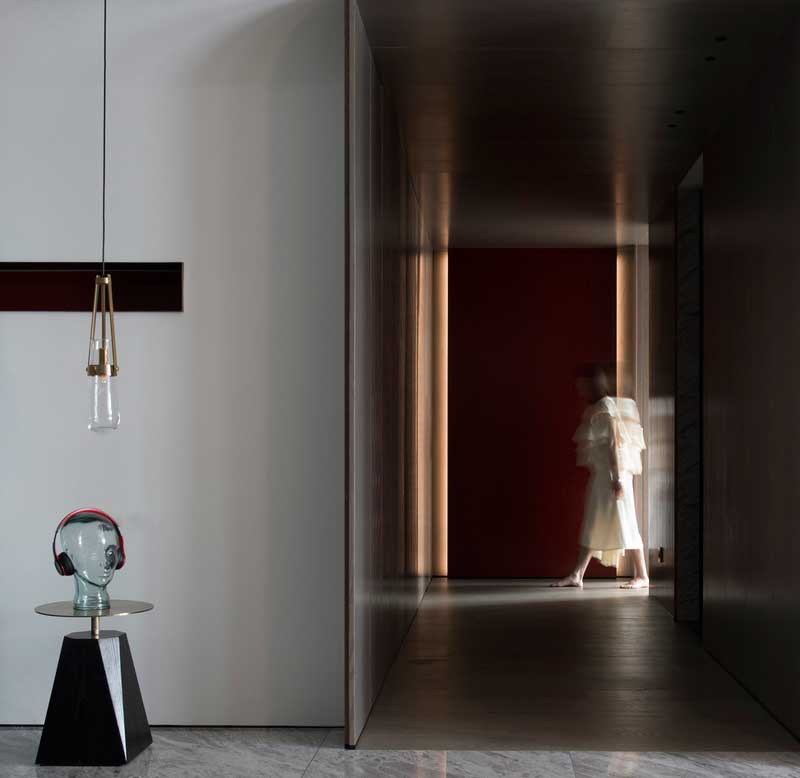 深圳南山區(qū)南油現(xiàn)代中式二手房翻新裝修過道 深圳南山區(qū)南油現(xiàn)代中式二手房翻新裝修過道