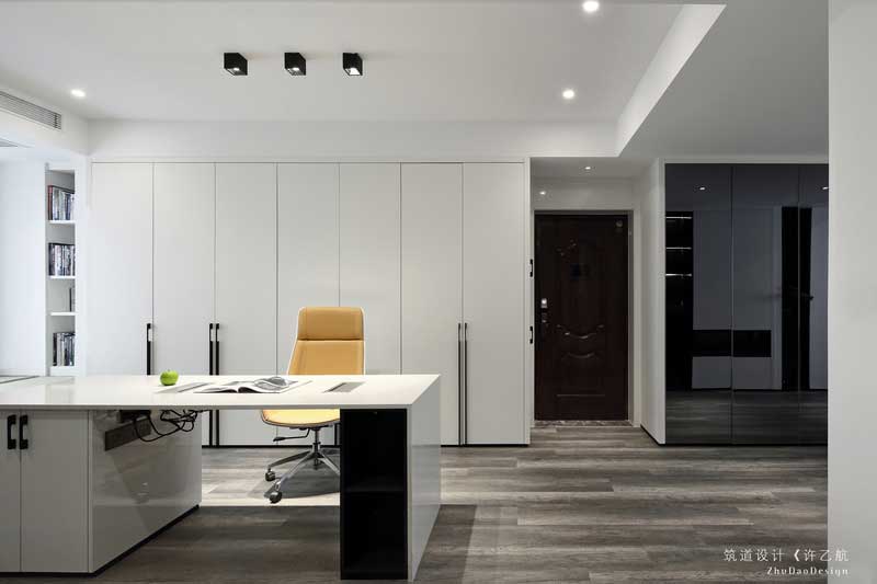 書房灰色木紋地板