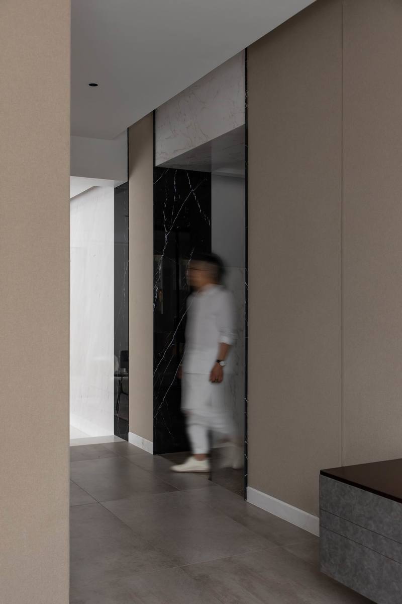 深圳羅湖區(qū)極簡風(fēng)80平方復(fù)式小戶型裝修設(shè)計(jì)玄關(guān)過道 深圳羅湖區(qū)極簡風(fēng)80平方復(fù)式小戶型裝修設(shè)計(jì)玄關(guān)過道