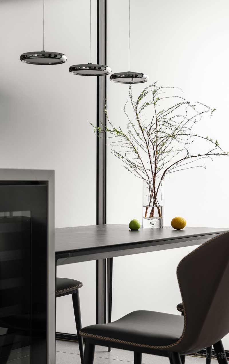 深圳龍崗北歐輕奢風(fēng)家庭新房裝修設(shè)計餐廳燈具