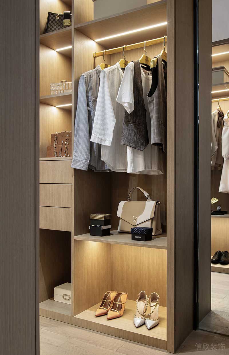 深圳鹽田區現代輕奢風家庭住房裝修設計案例衣帽間 深圳鹽田區現代輕奢風家庭住房裝修設計案例衣帽間