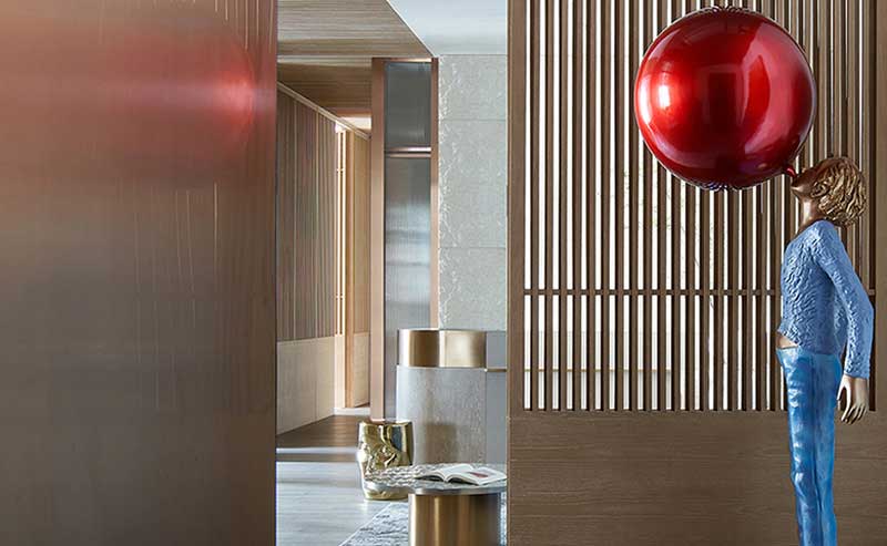 深圳龍華觀瀾新中式辦公室裝修入口處木格柵屏風