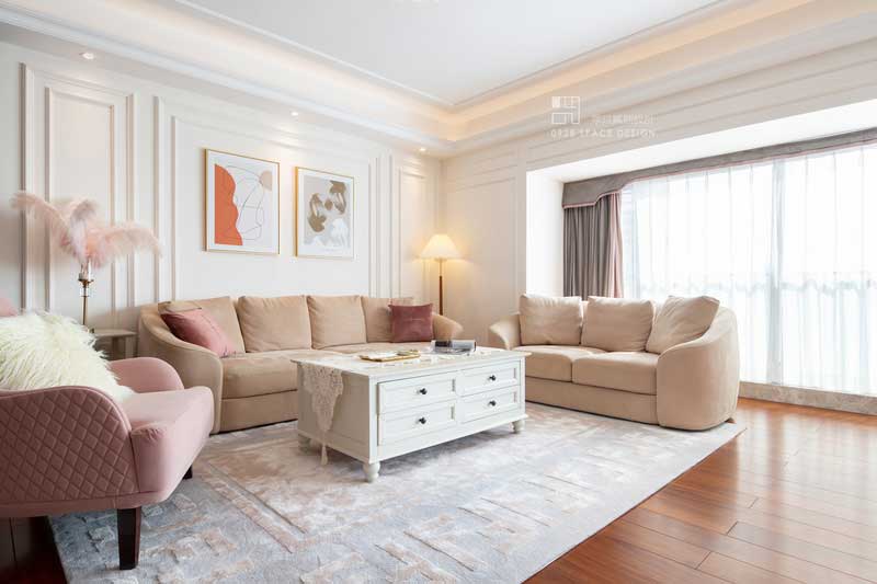 墻面的掛畫與整體色調搭配,相得益彰。 墻面的掛畫與整體色調搭配,相得益彰。