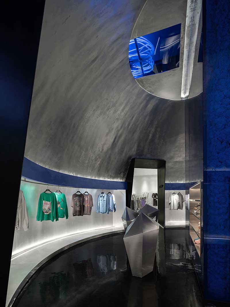 深圳鹽田服裝店弧形服裝展示設(shè)計(jì)前臺(tái) 深圳鹽田服裝店弧形服裝展示設(shè)計(jì)前臺(tái)