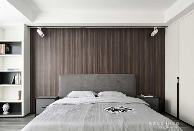 用現代的設計手法和材料，運用不同的元素來表現空間的簡約。