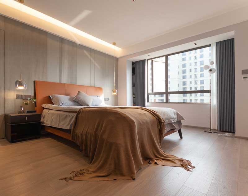 深圳羅湖區(qū)現(xiàn)代簡(jiǎn)約家庭新房裝修主臥床品