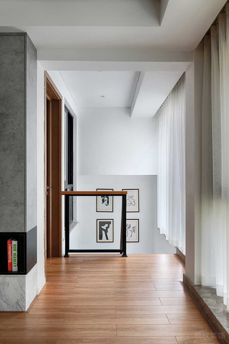 深圳羅湖北歐簡約風(fēng)家庭全包裝修施工案例鐵藝扶手