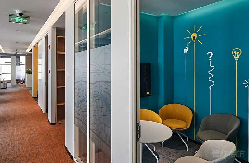 寶安區(qū)藍色的辦公室裝修設計