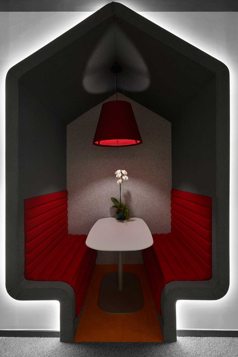 深圳龍華區華僑城北站壹號現代風格辦公室裝修卡座洽談區 深圳龍華區華僑城北站壹號現代風格辦公室裝修卡座洽談區